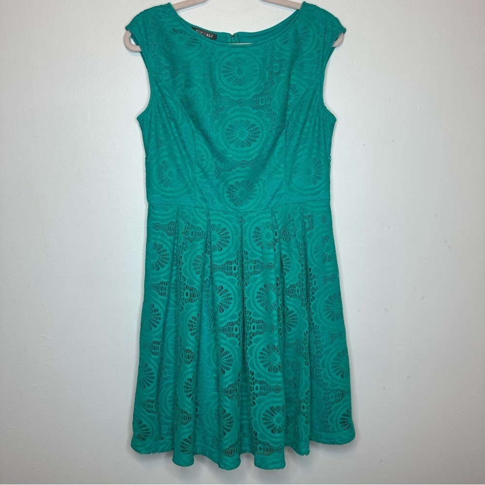 Roz & Ali Dressbarn Women's Size 14 Green Lace  Dress A-Line Flirty Spring